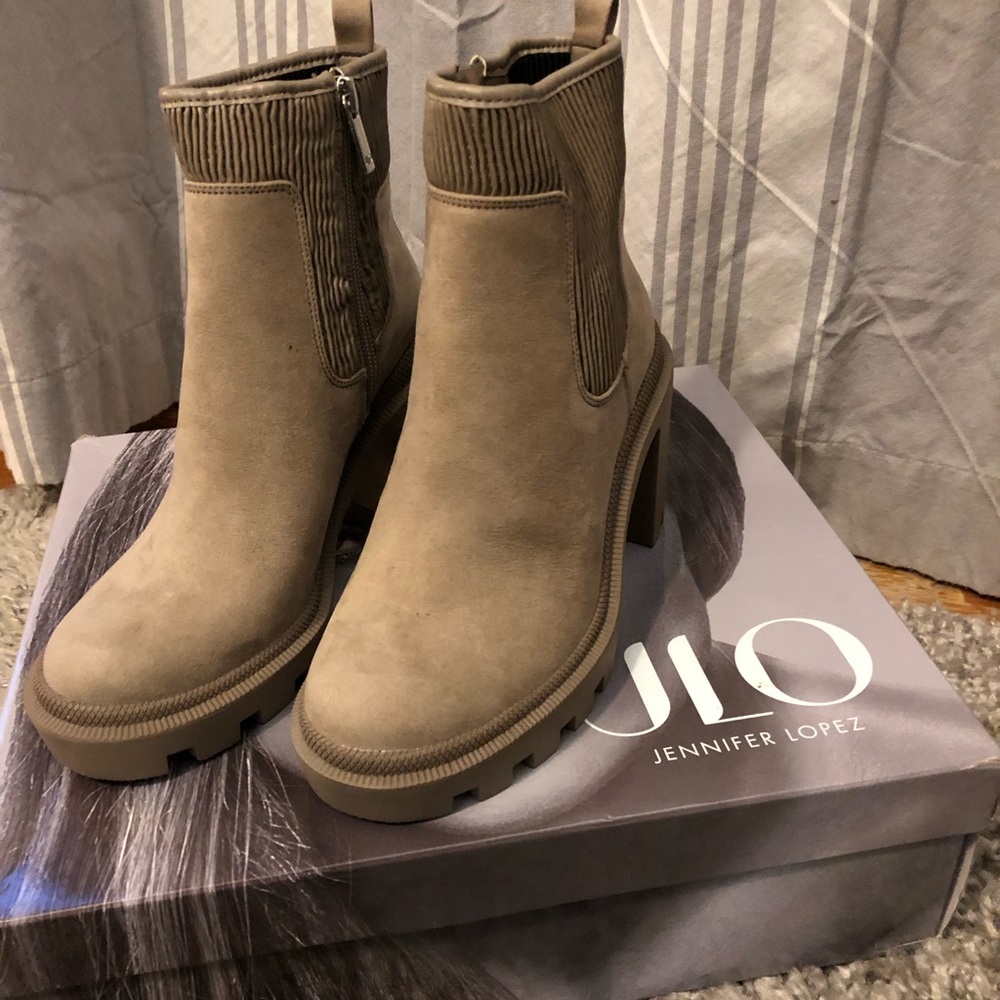 Women’s JLo Emalee high heel Chelsea boot